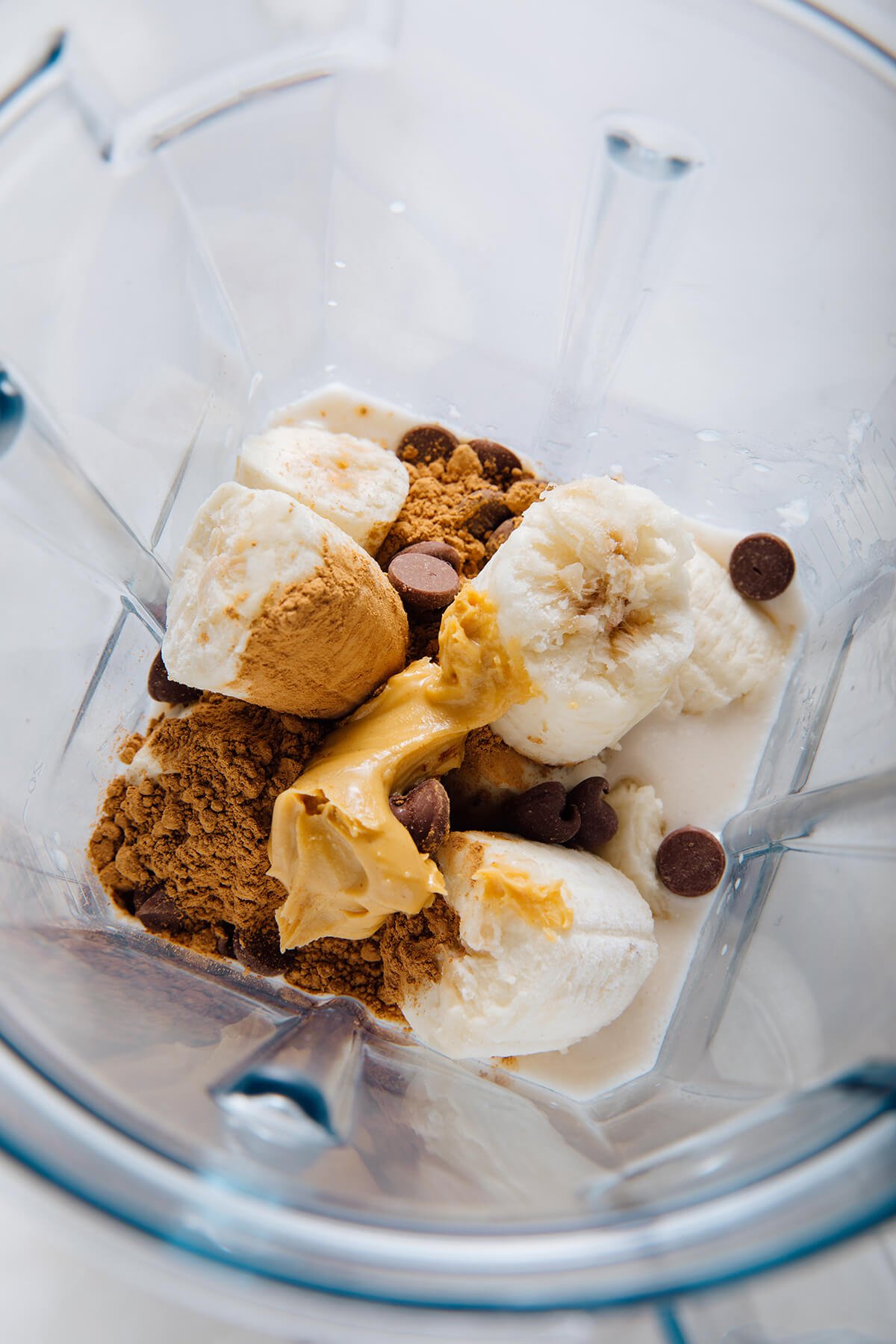 chocolate smoothie ingredients in blender